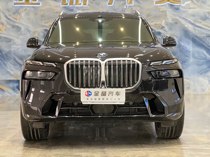 Фото 2 - BMW X7