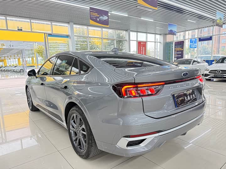 Photo 5 - Ford Mondeo