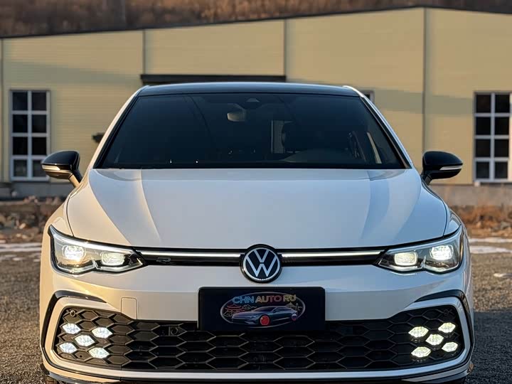 Фото 1 - Volkswagen Golf