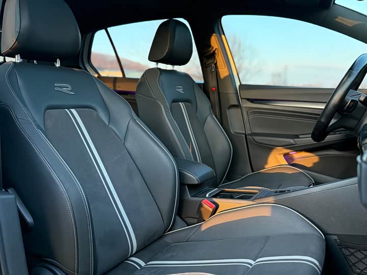 Фото 8 - Volkswagen Golf