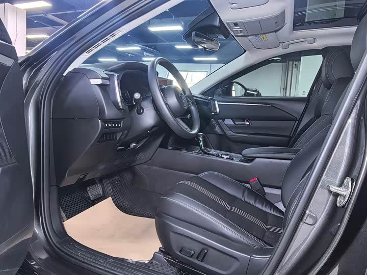 Фото 8 - Mazda CX-50