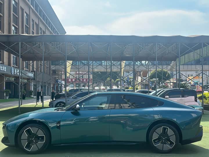 Фото 3 - XPeng P7