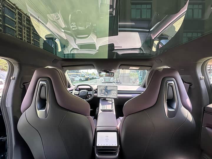 Фото 8 - XPeng P7