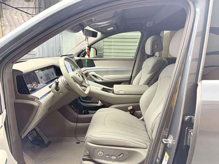 Фото 5 - Denza N9