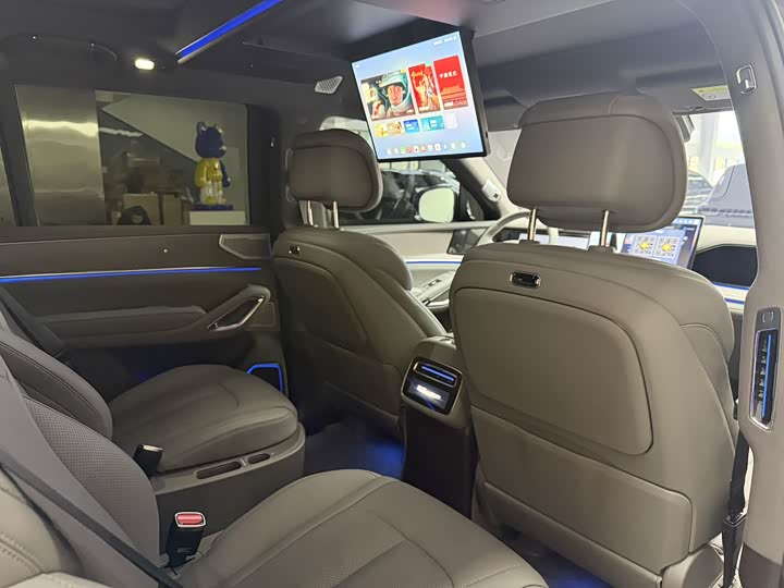 Фото 7 - Denza N9