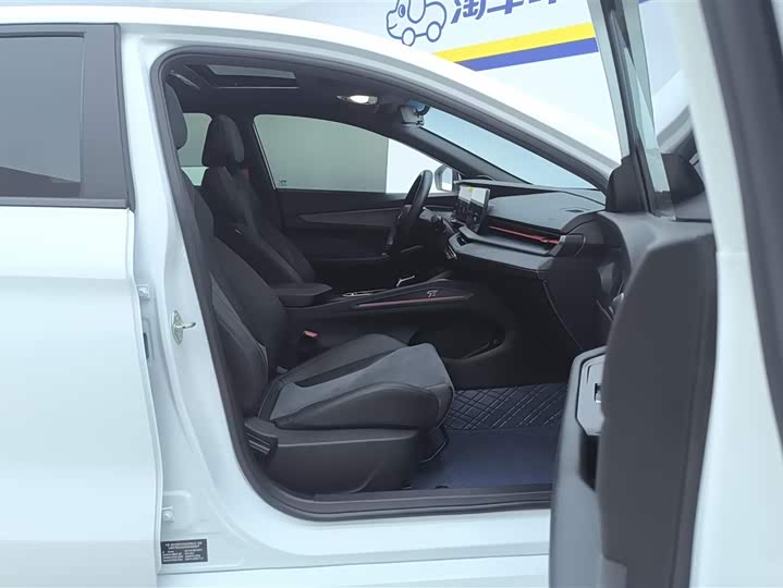 Фото 8 - Geely Binrui