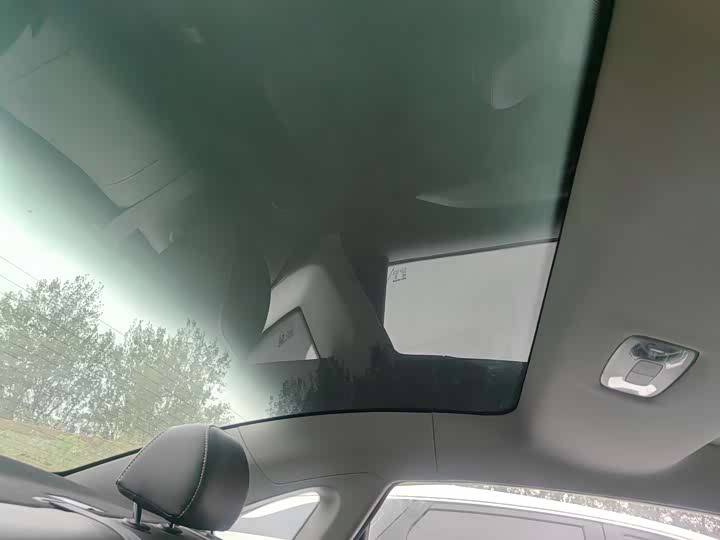 Фото 6 - Roewe i6 Max EV