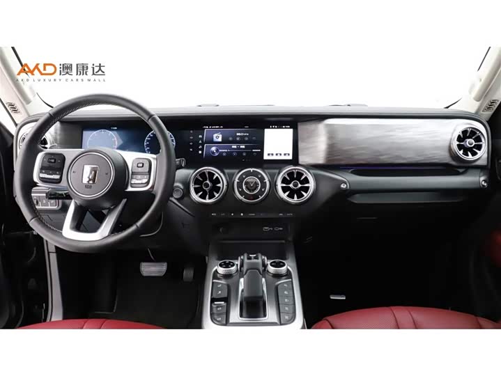 Фото 5 - Tank 300