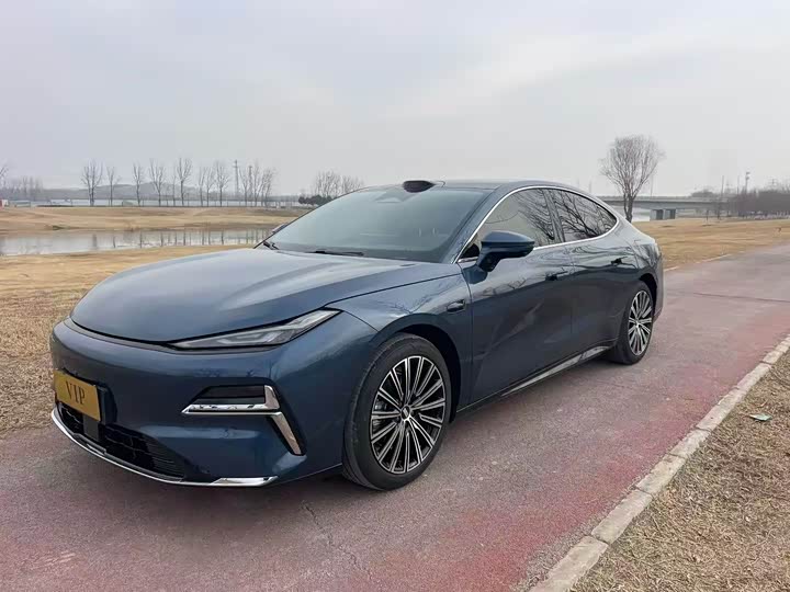 Фото 1 - Geely Galaxy Starshine 8 EM-i