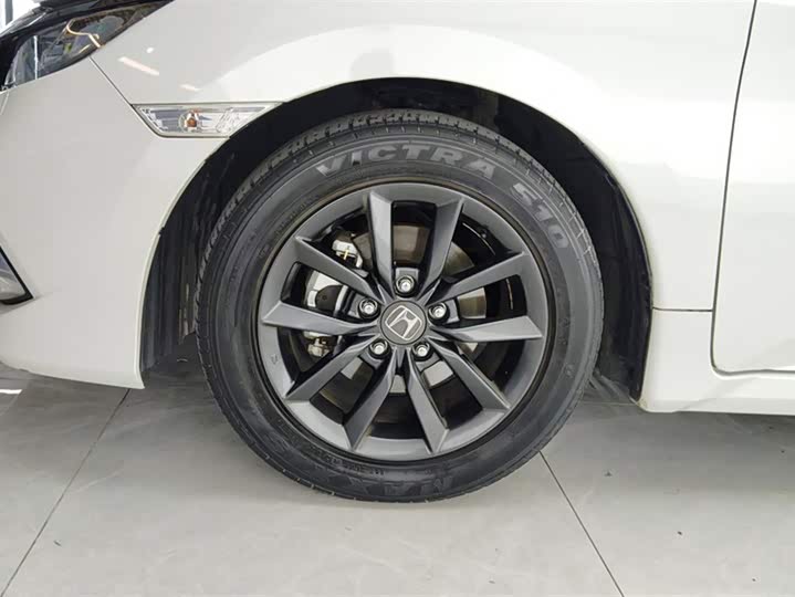 Фото 6 - Honda Civic