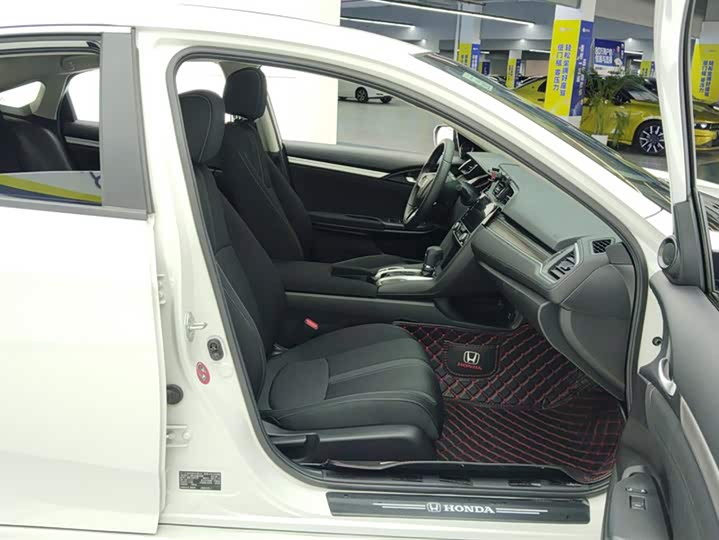 Фото 8 - Honda Civic