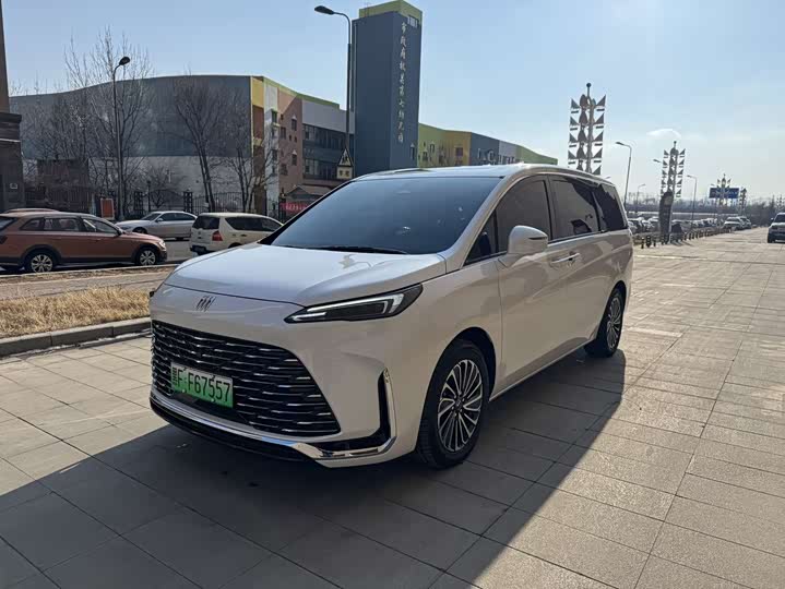 Фото 1 - Buick GL8 Hybrid