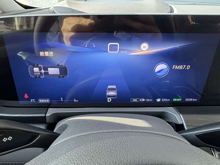 Фото 2 - Buick GL8 Hybrid