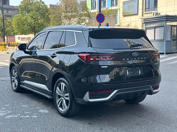 Фото 7 - Ford Equator Sport