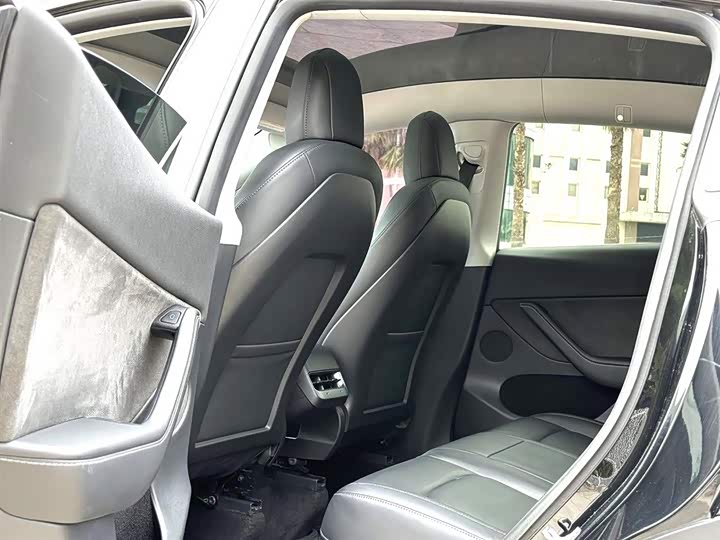 Фото 4 - Tesla Model Y