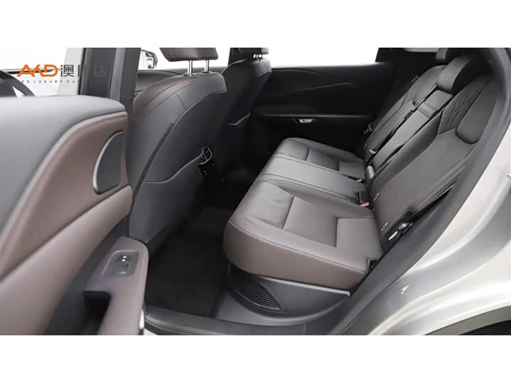 Фото 7 - Lexus RX