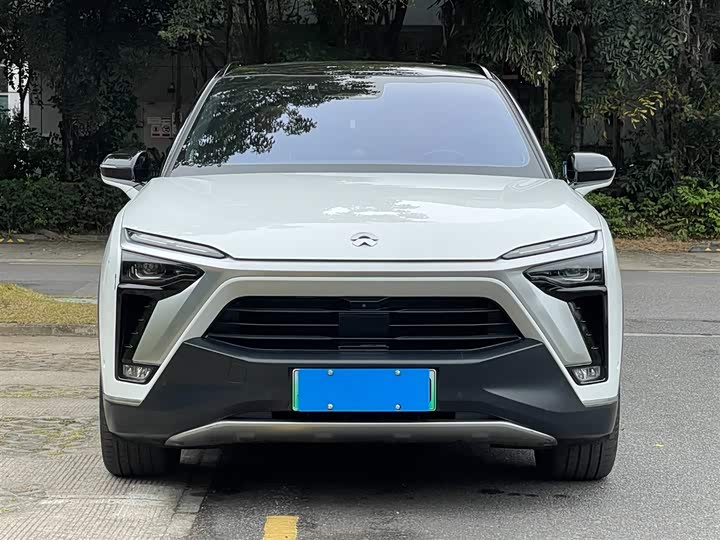 Фото 2 - Nio ES8