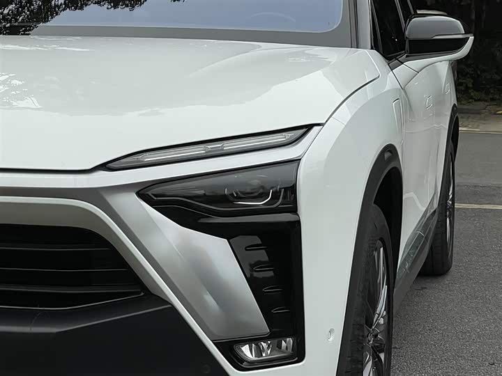 Фото 3 - Nio ES8