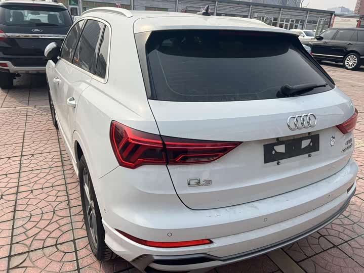 Фото 6 - Audi Q3