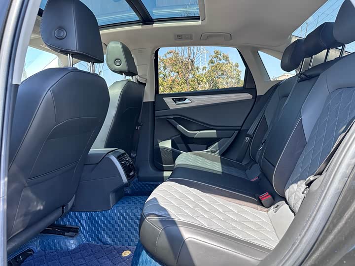 Фото 6 - Volkswagen Sagitar L