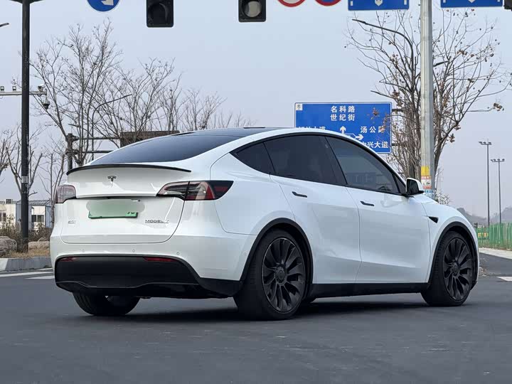 Фото 7 - Tesla Model Y