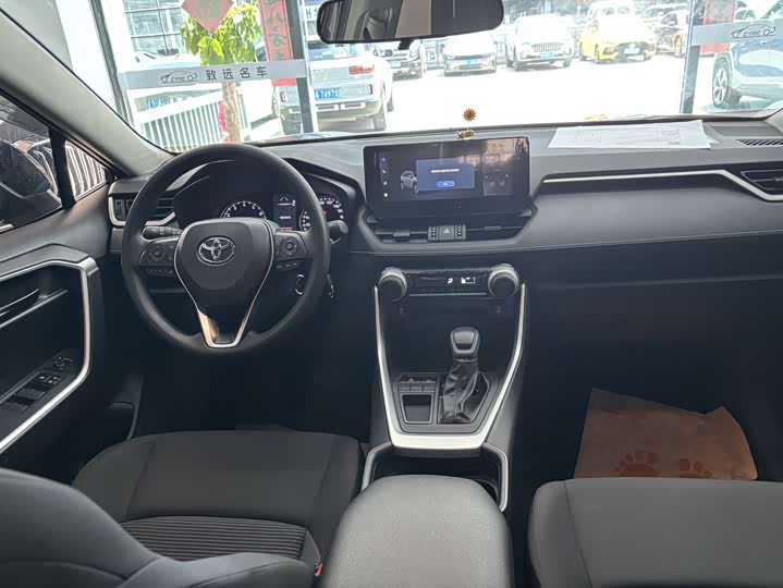 Photo 9 - Toyota Wildlander