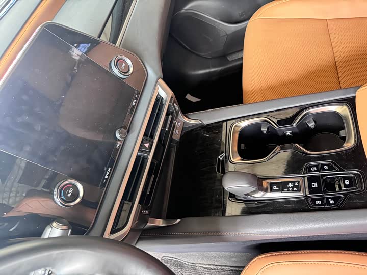 Фото 8 - Lexus RX