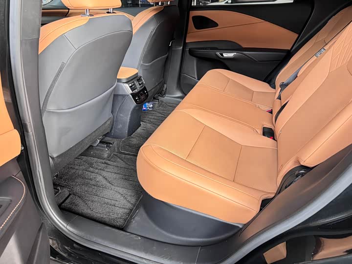 Фото 9 - Lexus RX