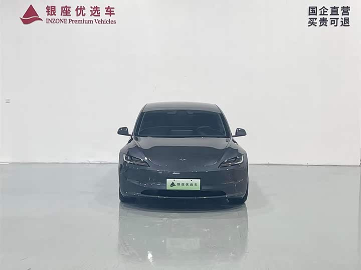 Фото 2 - Tesla Model 3