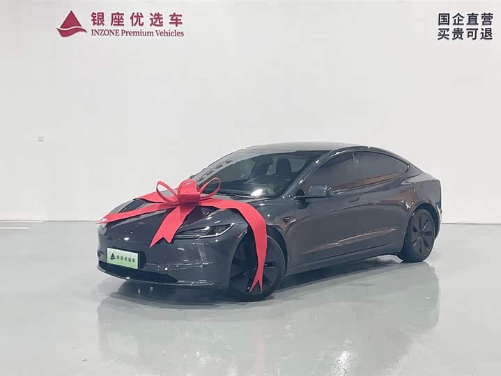 Фото 3 - Tesla Model 3