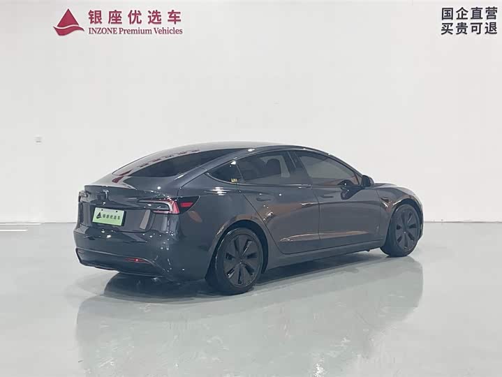 Фото 5 - Tesla Model 3