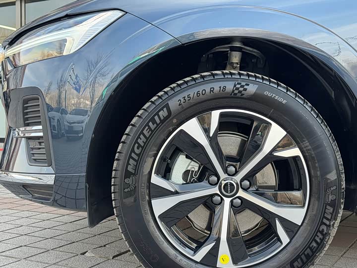 Фото 5 - Volvo XC60