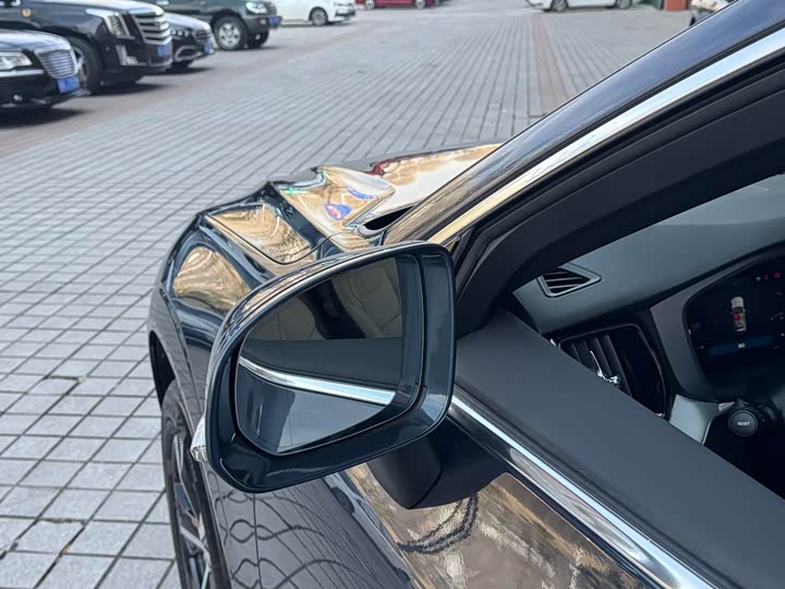 Фото 6 - Volvo XC60