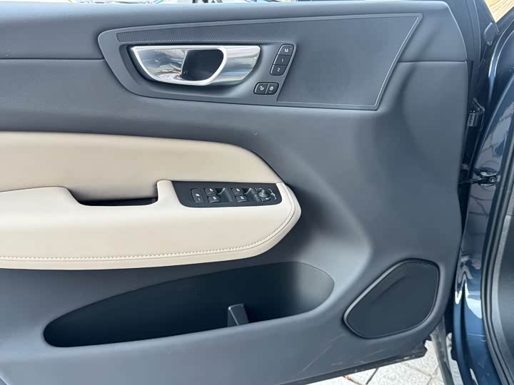 Фото 7 - Volvo XC60