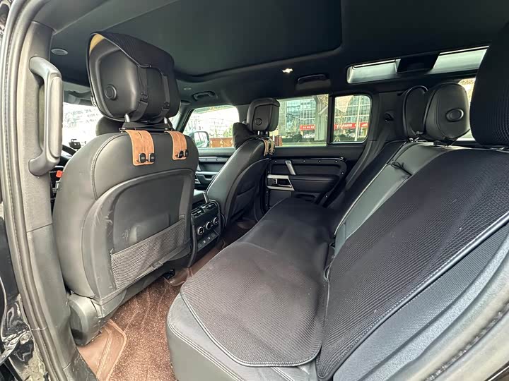 Фото 8 - Land Rover Defender