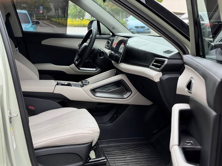 Фото 6 - BYD Yuan Up