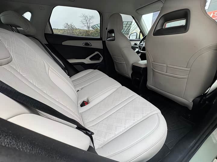 Фото 7 - BYD Yuan Up