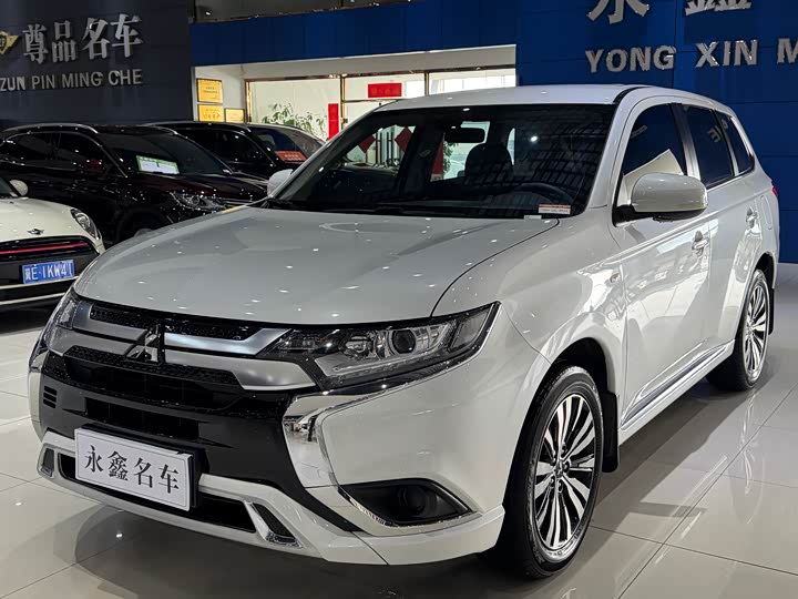 Фото 1 - Mitsubishi Outlander