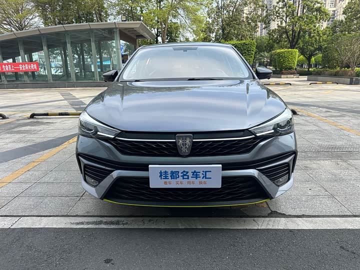 Фото 2 - Roewe i5