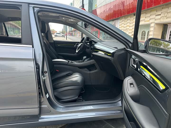 Фото 7 - Roewe i5