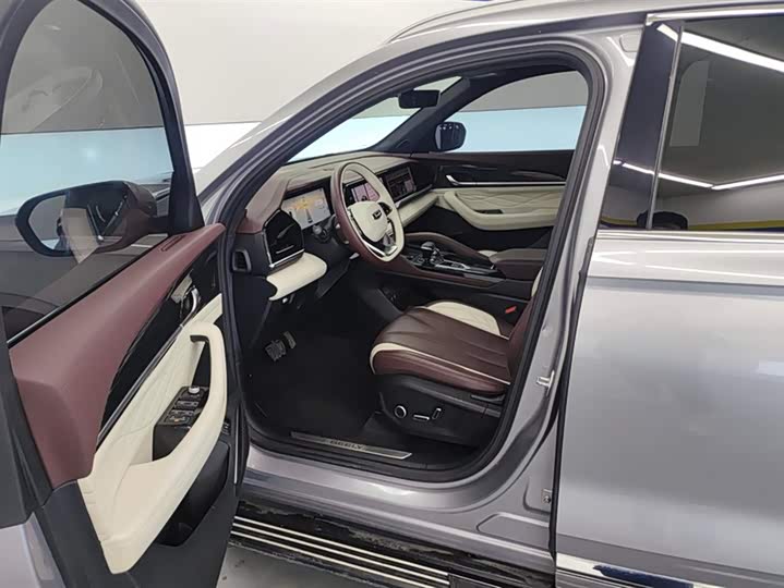 Фото 9 - Geely Monjaro