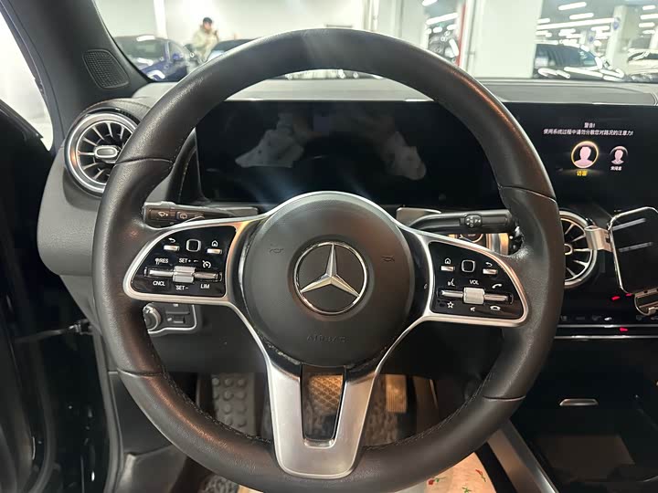 Фото 6 - Mercedes-Benz GLB-Class