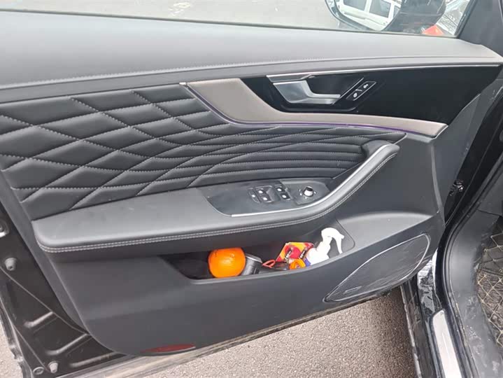 Фото 7 - Hongqi HS5