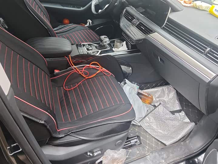 Фото 8 - Hongqi HS5