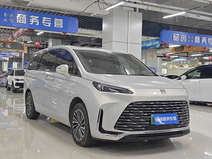 Фото 3 - Buick GL8 Hybrid