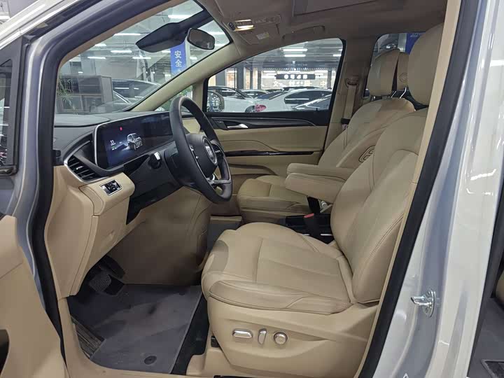 Фото 5 - Buick GL8 Hybrid