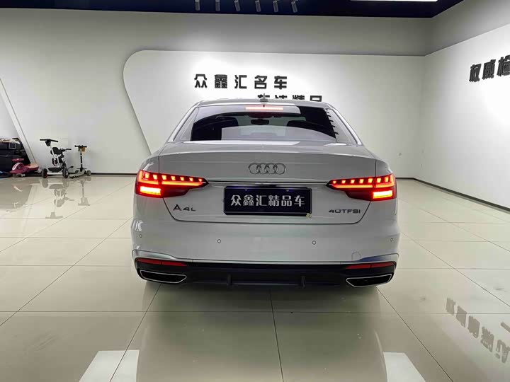 Фото 5 - Audi A4L