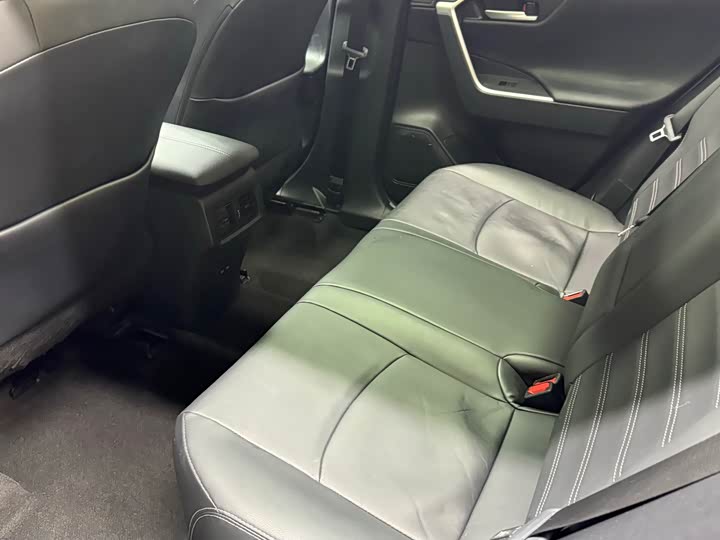 Photo 9 - Toyota Wildlander