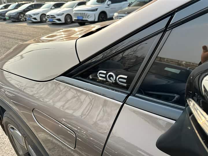 Фото 9 - Mercedes-Benz EQE SUV