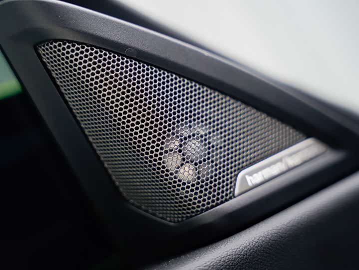 Фото 8 - BMW M240i